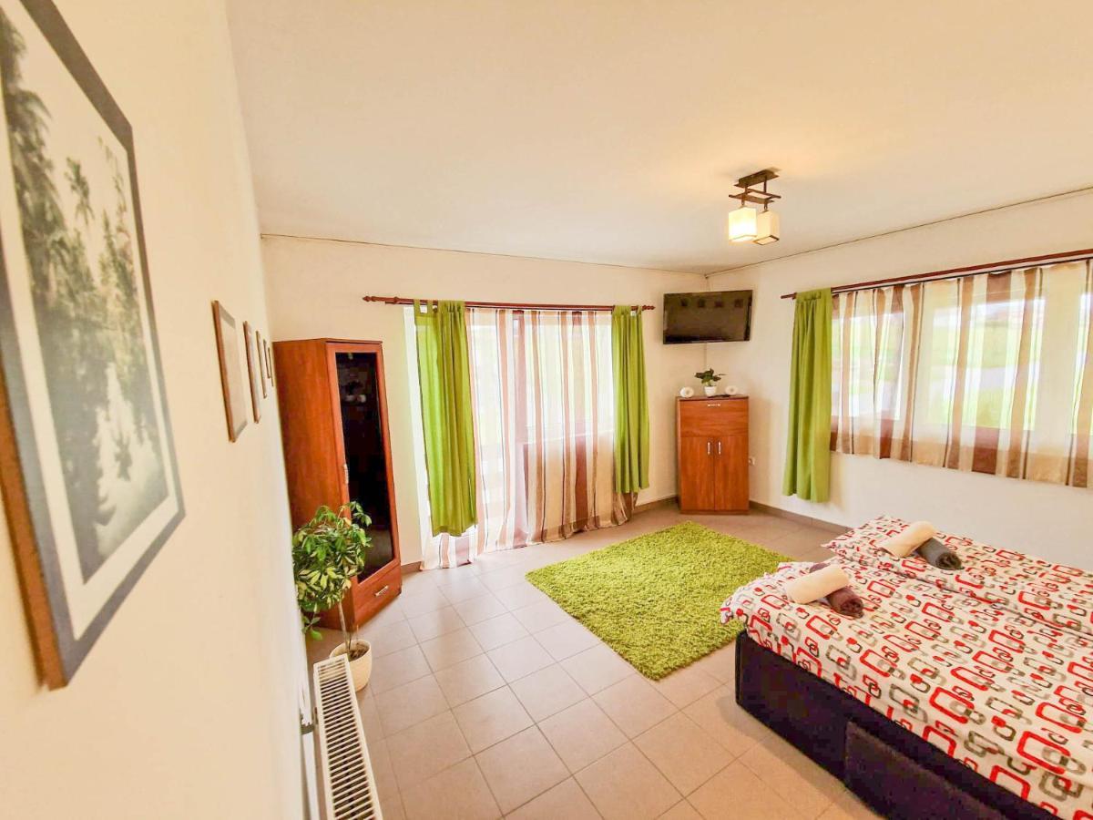 Natúr Vendégház Miercurea Ciuc Exterior foto